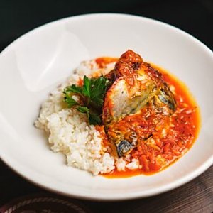 Скумбрия в овощном маринаде с рисом, Друзья - Обеды