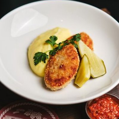 Заказать Котлеты по-домашнему с картофельным пюре, Друзья - Обеды