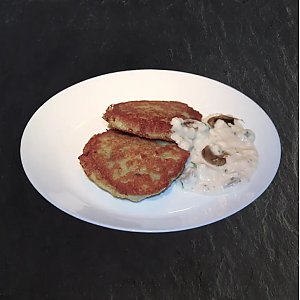 Драники с мясом и грибным соусом, Кафе Ланч - Островец