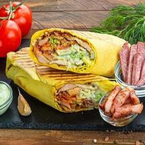 Шаурма Мясная с охотничьими колбасками и беконом средняя, ББШ - Минск