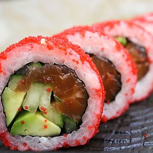 Ролл Калифорния с лососем, Sushi Love