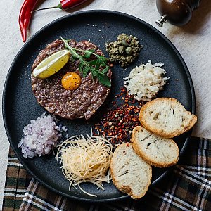 Тар-тар из говядины, Пряности и Радости