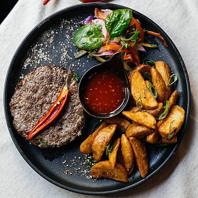 Заказать Бифштекс из говядины, Пряности и Радости