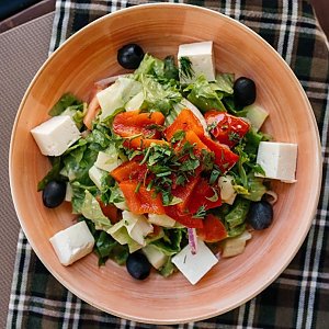 Салат с брынзой, Пряности и Радости