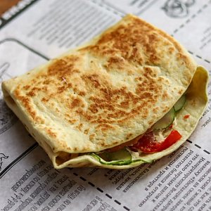 Тортилья с куриной котлеткой и сыром, На Чиле - Гомель