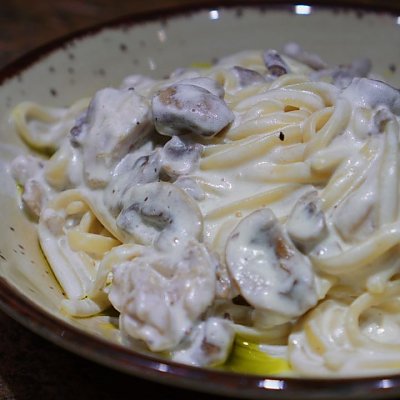 Заказать Паста с курицей и грибами, 