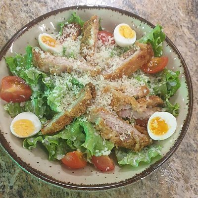 Заказать Салат с куриным бедром,