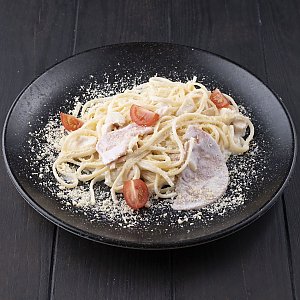 Спагетти с ветчиной и курицей, CAFE GARAGE - Гомель