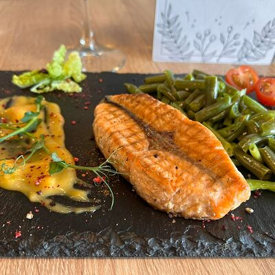 Заказать Стейк из лосося со стручковой фасолью, 