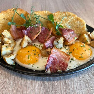 Заказать Шипящая паэлья с грибами и беконом, 