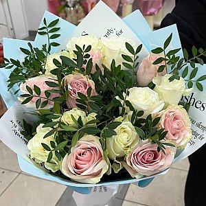 Букет из 25 роз в оформлении №3, Caramel Flowers