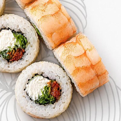 Заказать Ролл с тигровой креветкой и икрой, Caviar Sushi