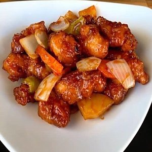 Курица в кляре с кисло-сладким соусом, China Stix