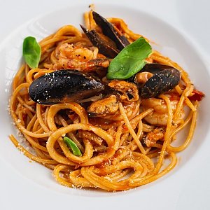 Спагетти с морепродуктами, Волшебник