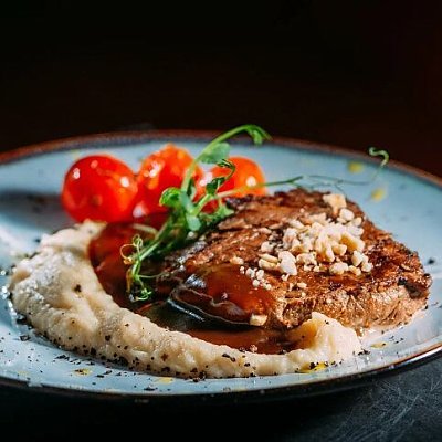 Заказать Филе-миньон с кремом из сельдерея и соусом Яблочный демиглас, Misteria by Smokkin