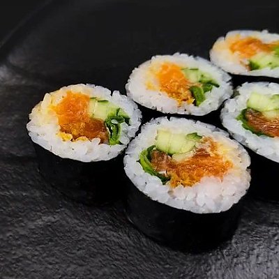 Заказать Ролл с копчёным лососем, Oni Sushi