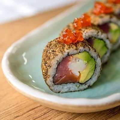 Заказать Ролл с копченым лососем, креветкой и тунцом, Oni Sushi