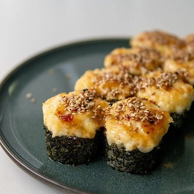 Заказать Ролл запеченный с лососем, Oni Sushi