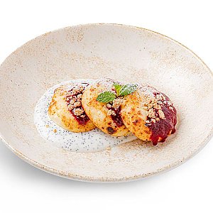 Сырники с маковым соусом, CAFE GARAGE - Гродно