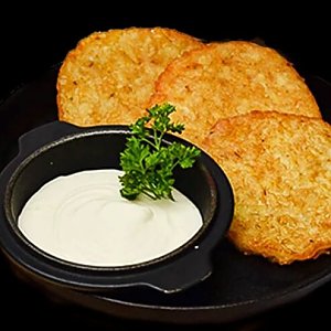 Драники с чесночным соусом, YummY