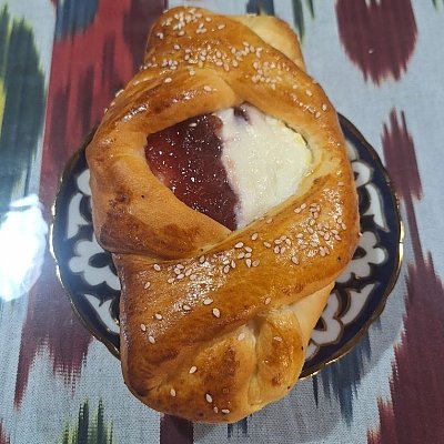 Заказать Домашняя булка с творогом и джемом, Узбекская Чайхана
