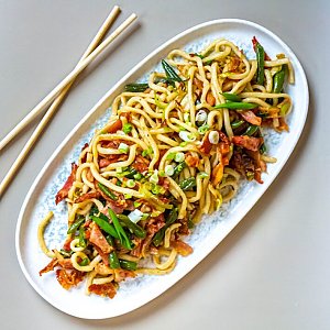 WOK лапша с беконом, Токио