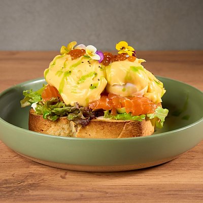 Заказать Бенедикт с лососем, Токио