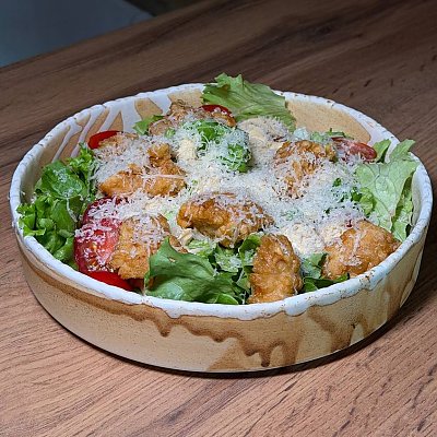 Заказать Салат с курицей, Токио