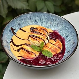 Сырники со сгущенкой и вишней, Тэмпл