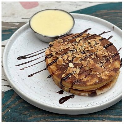 Заказать Панкейки с ванильным соусом и шоколадом, Тэмпл