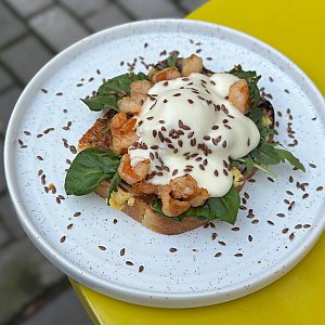 Френч-тост Бенедикт с креветкой, Тэмпл