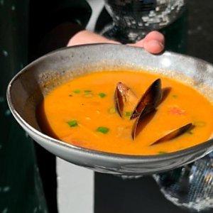 Том ям с креветками, мидиями и рисом Басмати, Тэмпл