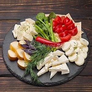 Ассорти из сыров и овощей, Kanape BY