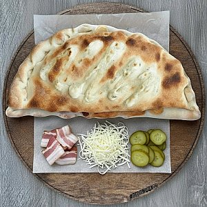 Мини-кальцоне с беконом и маринованным огурцом, Это Пицца - Барановичи