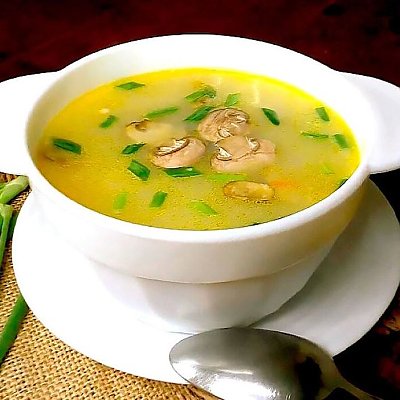 Заказать Грибной суп с курицей и сметаной, Паприка