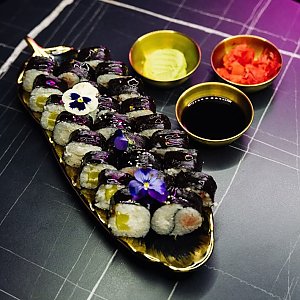 Сет Маки, Кабаре-клуб Вельвет