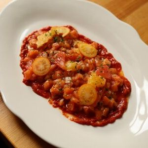 Тартар из форели с цитрусами и томатной сальсой, Эсперанто