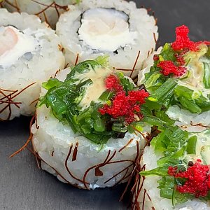Ролл Осака, Суши-бар Тяга