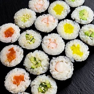 Сет Маки, Суши-бар Тяга