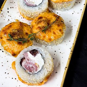 Ролл запеченный с беконом, Суши-бар Тяга