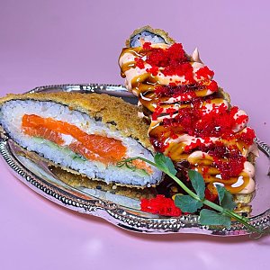 Суши сэндвич с лососем, Суши-бар Тяга