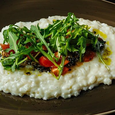 Заказать Тунец в кунжуте с томатным тар-таром и сырным ризотто, Мята - Бобруйск