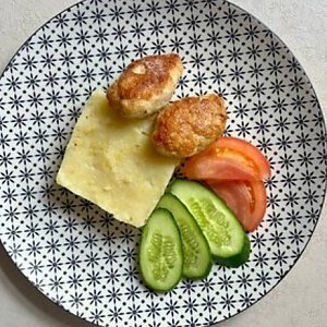 Картофельное пюре с куриными котлетами и овощами, Пельменная 1961
