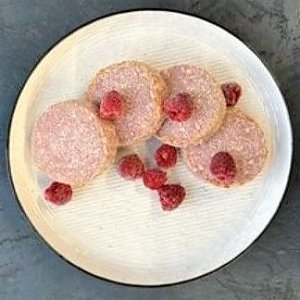 Сырники с малиной и кокосом, Еда Тут Бай