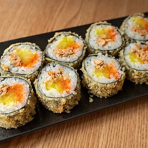 Жареный ролл с лососем терияки, UMI