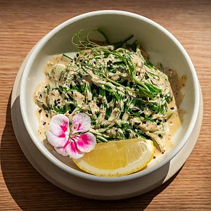 Чука салат с кунжутным соусом, UMI