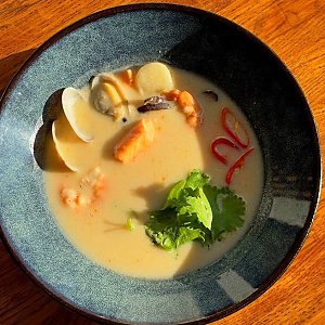 Том Кха с морепродуктами, UMI