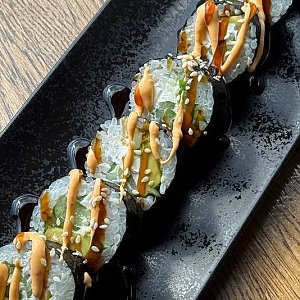 НориМаки с огурцом и авокадо, UMI