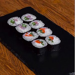 Ролл с креветкой и лососем, Авокадо