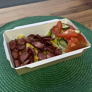 Ланч-бокс с охотничьими колбасками, Шеф Блинчик